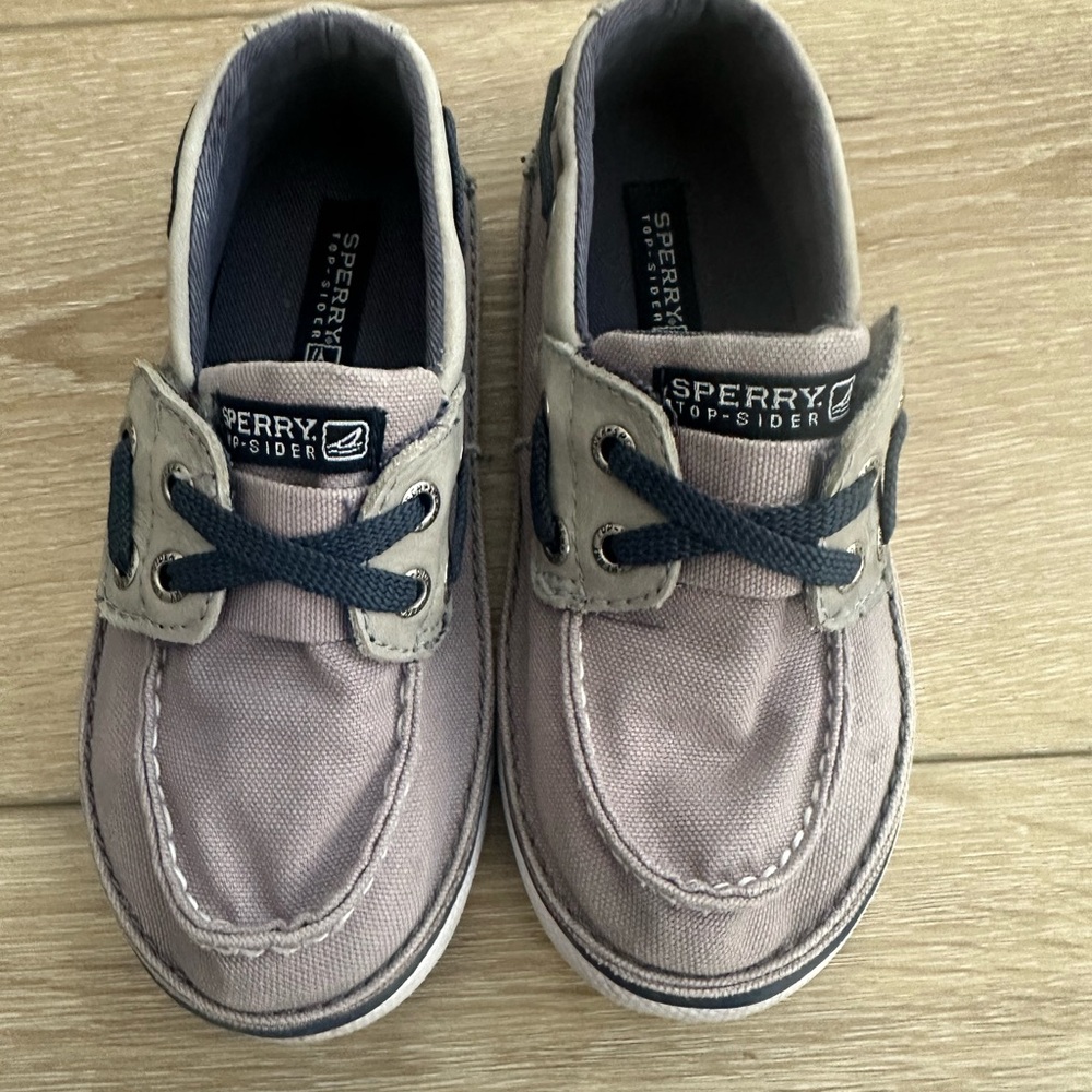 Sperry toddler sz 9